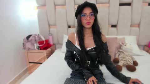 Miyu online show from 10/19/25, 01:56