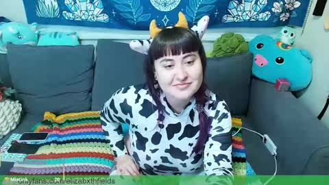 Elizabxth Fields online show from 10/28/25, 04:20