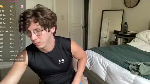 Snapshot of mizzo001 chatting on 09/10/25, 11:54 Leo online show from 09/10/25, 11:54