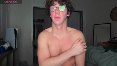 Snapshot of mizzo001 chatting on 02/08/26, 11:46 Leo online show from 02/08/26, 11:46