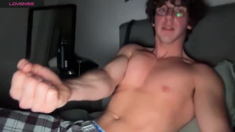 Snapshot of mizzo001 chatting on 02/21/26, 12:11 Leo online show from 02/21/26, 12:11