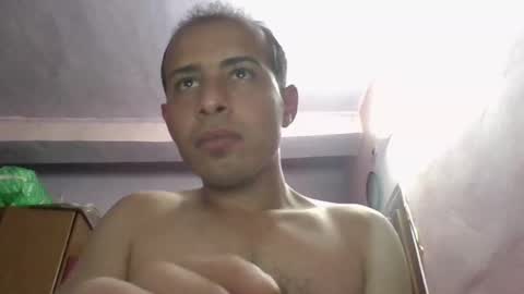 Snapshot of mj9800 chatting on 11/17/25, 12:49 mahmoud online show from 11/17/25, 12:49
