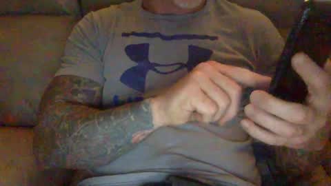 Snapshot of mjg175 chatting on 12/04/24, 09:24 SexyRed online show from 12/04/24, 09:24