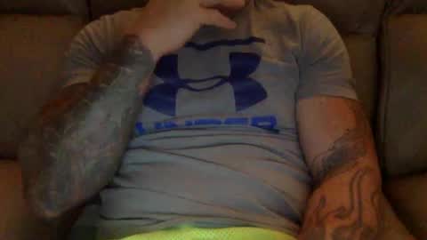 Snapshot of mjg175 chatting on 12/15/24, 05:10 SexyRed online show from 12/15/24, 05:10