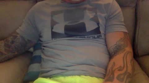 Snapshot of mjg175 chatting on 12/17/24, 05:36 SexyRed online show from 12/17/24, 05:36