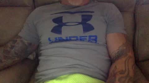 Snapshot of mjg175 chatting on 12/22/24, 05:53 SexyRed online show from 12/22/24, 05:53