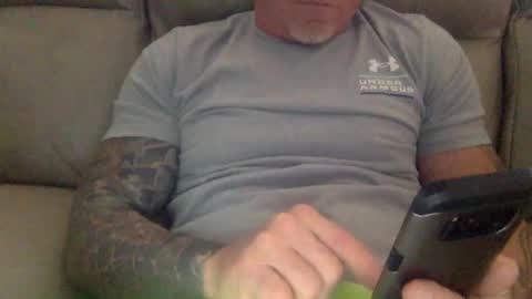 Snapshot of mjg175 chatting on 01/15/25, 04:11 SexyRed online show from 01/15/25, 04:11