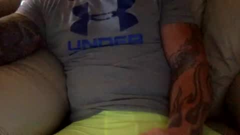 Snapshot of mjg175 chatting on 10/13/25, 05:35 SexyRed online show from 10/13/25, 05:35