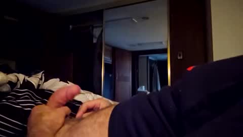 Snapshot of mjolnirandazzarra chatting on 12/21/25, 11:01 mjolnirandazzarra online show from 12/21/25, 11:01