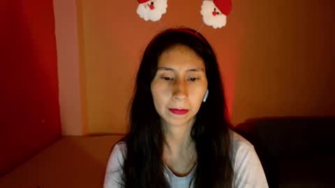 Snapshot of mli739709 chatting on 12/18/24, 07:36 MoonLipson online show from 12/18/24, 07:36