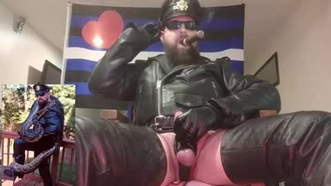 Snapshot of mmazsnake chatting on 01/11/25, 12:33 SMOKINsnakeEYEZ online show from 01/11/25, 12:33