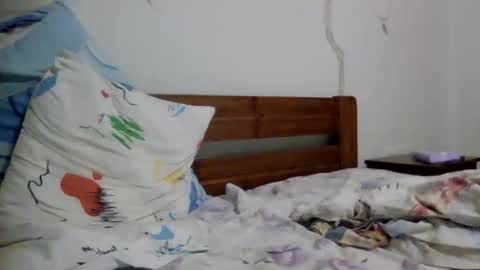 mmiltos online show from 10/17/25, 10:12