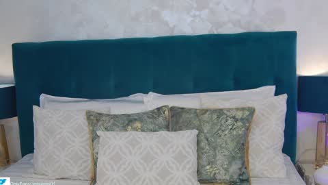 Jessie online show from 03/11/25, 03:26