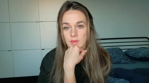 mmminnie online show from 12/16/25, 01:49