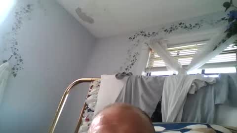 Snapshot of mnnc53117 chatting on 06/04/26, 10:05 cee53 online show from 06/04/26, 10:05