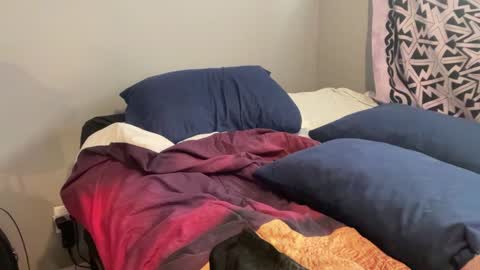 MNTuiLa online show from 01/25/25, 03:09