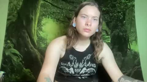 Snapshot of mo0n_goddess chatting on 06/09/26, 03:07 Misty online show from 06/09/26, 03:07