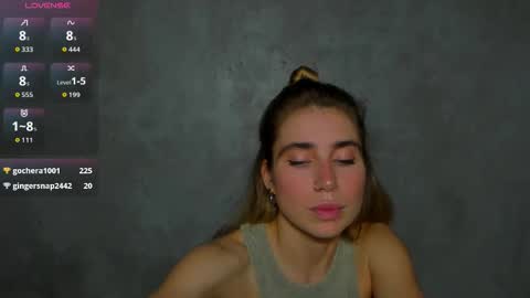 Snapshot of moanamo chatting on 04/25/26, 01:41 Princess Moana online show from 04/25/26, 01:41