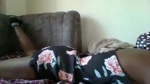 Snapshot of moandollars chatting on 11/06/25, 06:47 moandollars online show from 11/06/25, 06:47