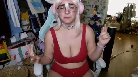 Snapshot of mochi_rainbow chatting on 12/30/24, 08:58 The Mochi Rainbow Variety Show online show from 12/30/24, 08:58