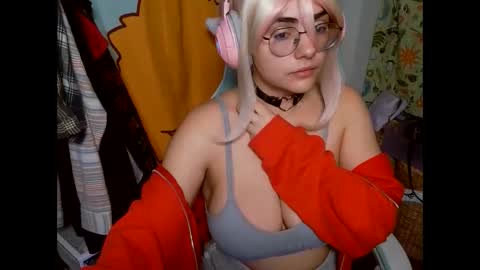 Snapshot of mochi_rainbow chatting on 01/16/25, 06:16 The Mochi Rainbow Variety Show online show from 01/16/25, 06:16