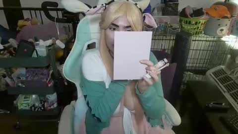 Snapshot of mochi_rainbow chatting on 03/25/26, 08:37 The Mochi Rainbow Variety Show online show from 03/25/26, 08:37