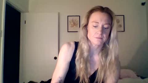 Snapshot of mockingbirds91 chatting on 04/03/26, 03:15 mockingbirds91 online show from 04/03/26, 03:15