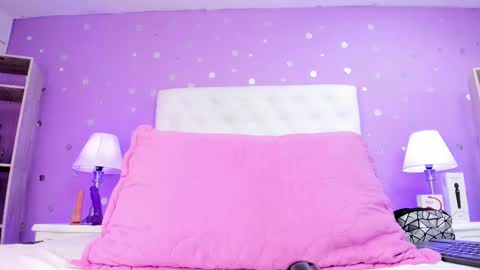 Sophia  online show from 10/31/25, 08:10