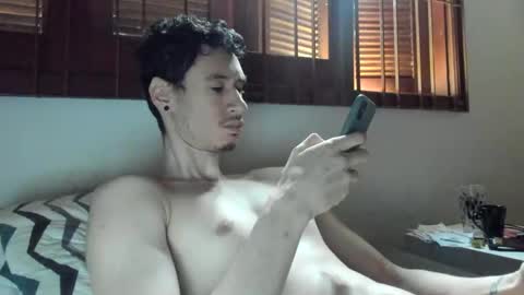 Snapshot of moderdelier chatting on 12/13/24, 07:43 DigBreed online show from 12/13/24, 07:43