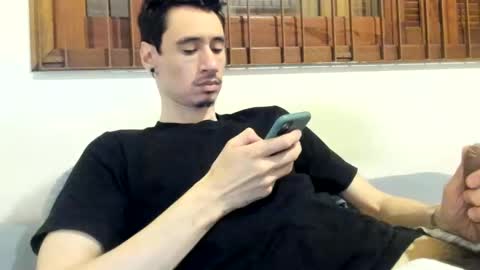 Snapshot of moderdelier chatting on 12/19/24, 11:35 DigBreed online show from 12/19/24, 11:35