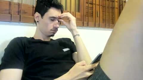 Snapshot of moderdelier chatting on 12/25/24, 11:53 DigBreed online show from 12/25/24, 11:53