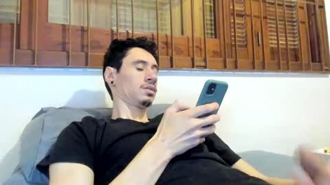 Snapshot of moderdelier chatting on 12/28/24, 03:15 DigBreed online show from 12/28/24, 03:15