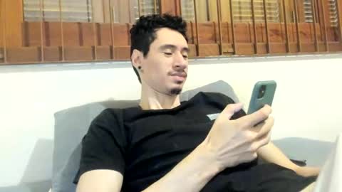 Snapshot of moderdelier chatting on 12/29/24, 01:06 DigBreed online show from 12/29/24, 01:06