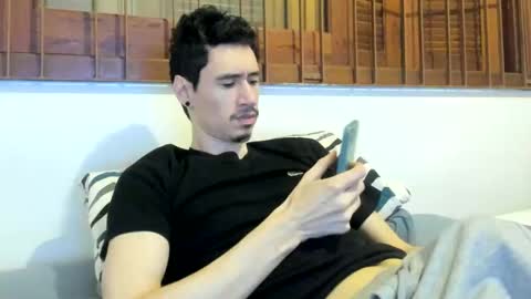 Snapshot of moderdelier chatting on 01/05/25, 12:52 DigBreed online show from 01/05/25, 12:52