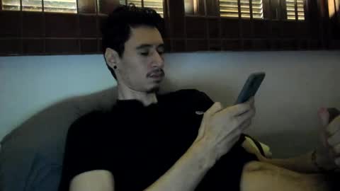 Snapshot of moderdelier chatting on 01/05/25, 06:56 DigBreed online show from 01/05/25, 06:56