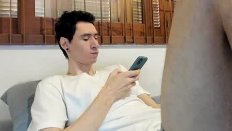 Snapshot of moderdelier chatting on 01/09/25, 06:57 DigBreed online show from 01/09/25, 06:57