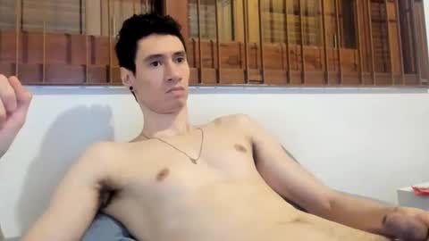 Snapshot of moderdelier chatting on 01/11/25, 02:52 DigBreed online show from 01/11/25, 02:52