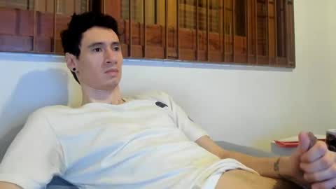 Snapshot of moderdelier chatting on 01/11/25, 06:03 DigBreed online show from 01/11/25, 06:03