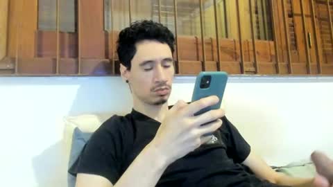 Snapshot of moderdelier chatting on 03/02/25, 09:42 DigBreed online show from 03/02/25, 09:42