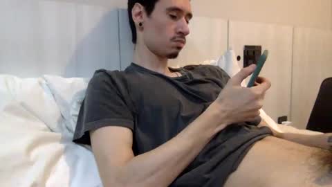 Snapshot of moderdelier chatting on 03/07/25, 01:42 DigBreed online show from 03/07/25, 01:42