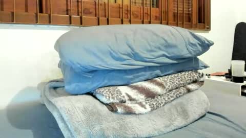 Snapshot of moderdelier chatting on 09/16/25, 06:53 DigBreed online show from 09/16/25, 06:53