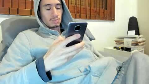 Snapshot of moderdelier chatting on 09/24/25, 10:18 DigBreed online show from 09/24/25, 10:18