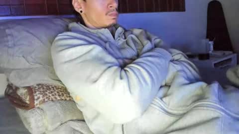 Snapshot of moderdelier chatting on 09/28/25, 01:16 DigBreed online show from 09/28/25, 01:16