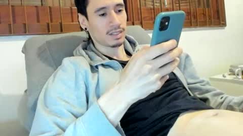 Snapshot of moderdelier chatting on 09/30/25, 06:46 DigBreed online show from 09/30/25, 06:46