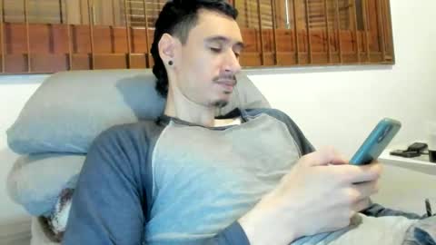 Snapshot of moderdelier chatting on 10/04/25, 08:29 DigBreed online show from 10/04/25, 08:29