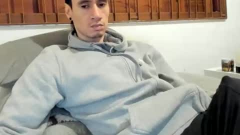 Snapshot of moderdelier chatting on 10/30/25, 01:07 DigBreed online show from 10/30/25, 01:07