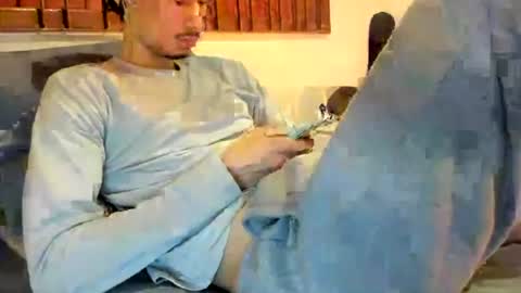 Snapshot of moderdelier chatting on 07/15/26, 01:33 DigBreed online show from 07/15/26, 01:33