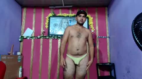 Snapshot of moderno_xxx chatting on 01/07/25, 03:33 Andres online show from 01/07/25, 03:33