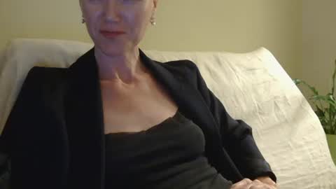 Aurora online show from 11/27/25, 11:29