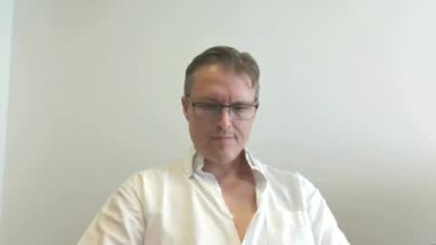 Snapshot of moe_001 chatting on 12/12/24, 06:31 Moe online show from 12/12/24, 06:31